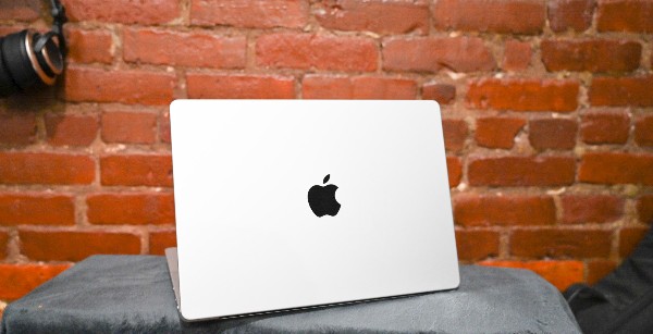 لابتوب Apple MacBook Pro 14-inch